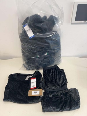Lot 1110 - Mixed lot of ladies loungewear/sleepwear by...