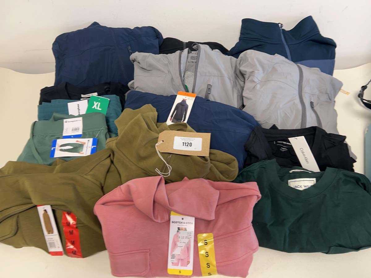 Lot 1120 - Approx. 14 items of branded clothing to...