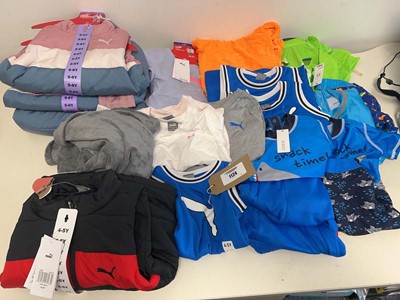 Lot 1124 - Bag containing a quantity of kids branded...