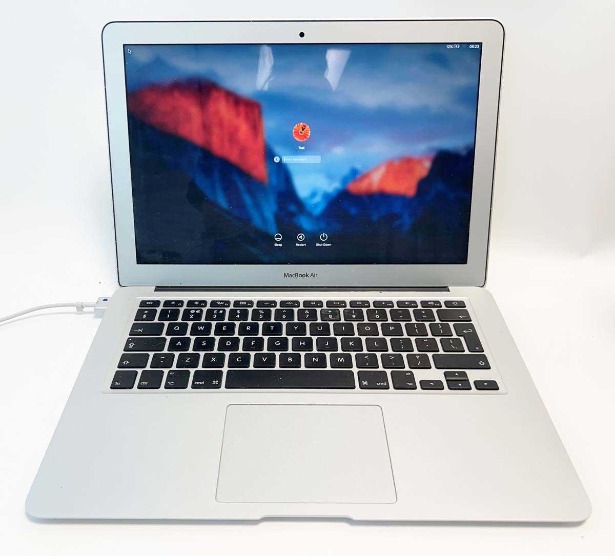 Lot MacBook Air 13" 2017 A1466 Silver laptop with...