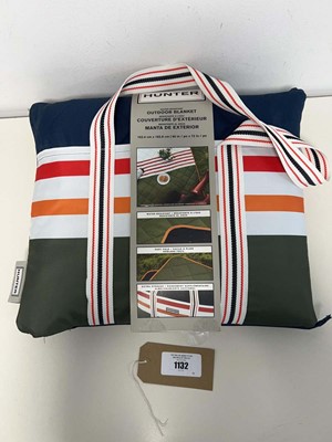 Lot 1132 - Hunter water resistant outdoor picnic blanket...