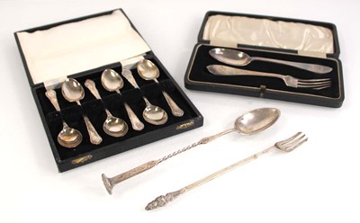Lot 315 - A mixed group of silver comprising a cased set...