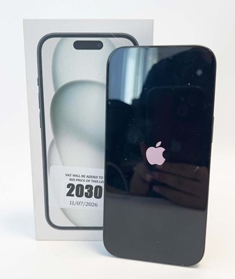 Lot iPhone 15 128GB Black with box (rear crackage)