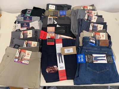 Lot 1147 - Approx. 17 pairs of men's shorts, trousers,...