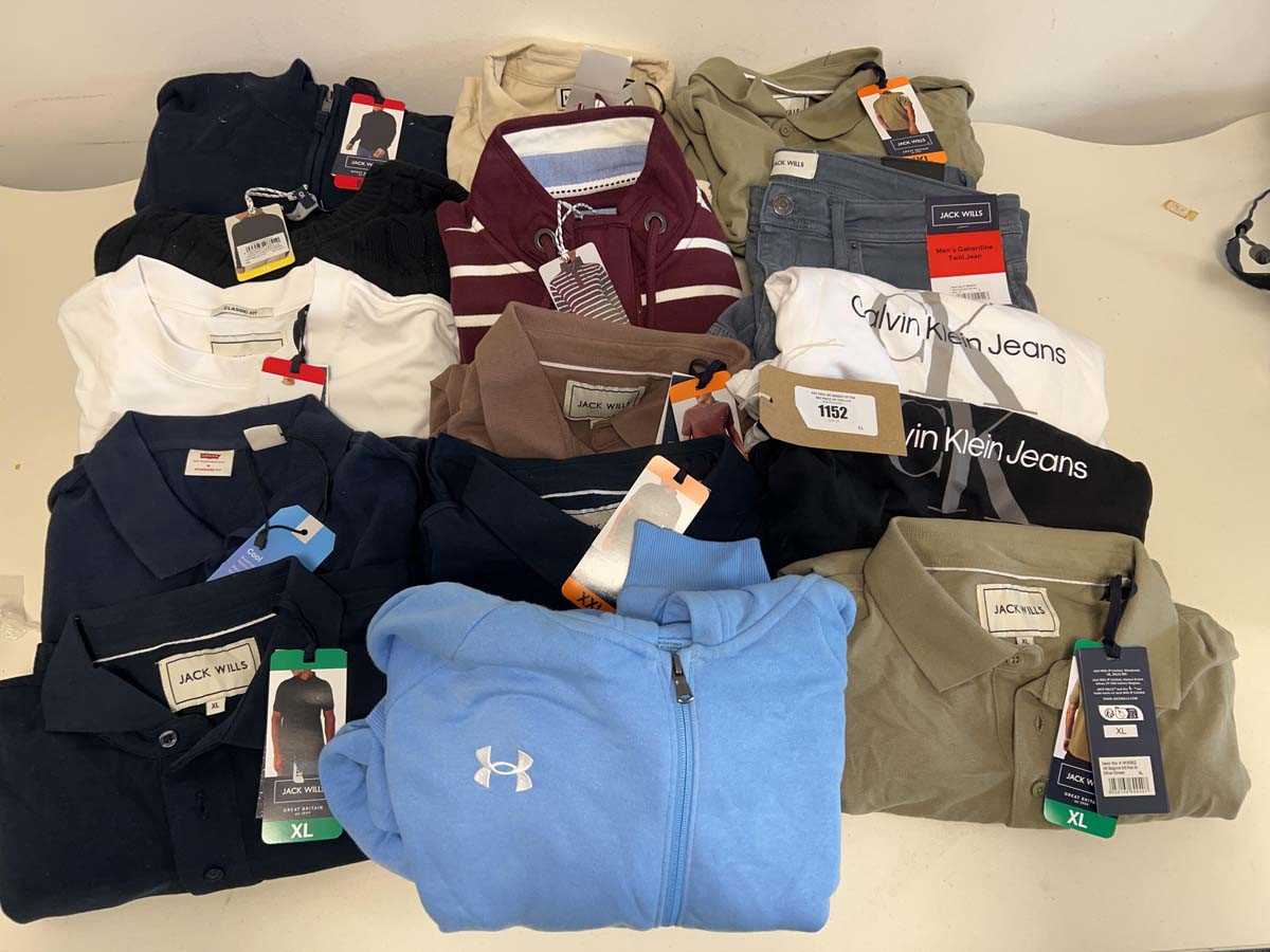 Lot 1152 - Approx. 15 items of branded clothing to...
