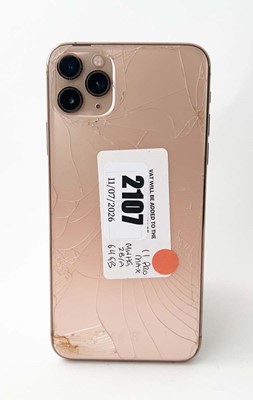 Lot iPhone 11 Pro Max 64GB Gold (rear cracked)