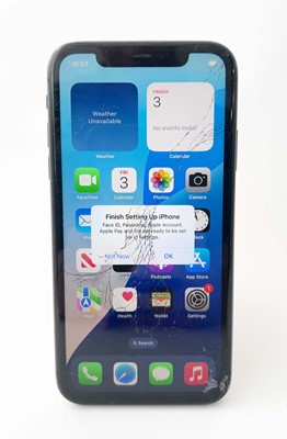Lot iPhone 11 128GB Black (rear cracked)