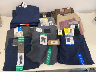 Lot 1173 - Approx. 16 pairs of men's shorts, trousers and...