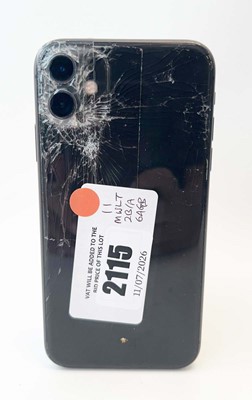Lot iPhone 11 64GB Black (rear smashed)