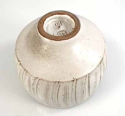 Lot David Leach (1911-2005) for Lowerdown Pottery,...