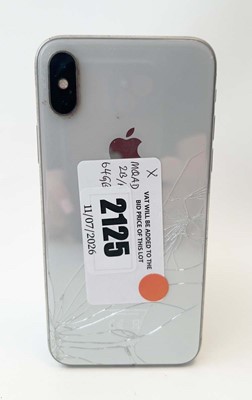 Lot iPhone X 64GB Silver (rear cracked)