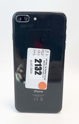 Lot iPhone 8 Plus 64GB Black (camera smashed)