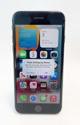 Lot iPhone 8 64GB Black (rear cracked)