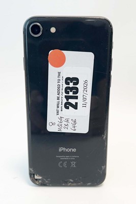 Lot iPhone 8 64GB Black (rear cracked)