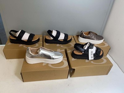 Lot 1910 - 5x Boxed pairs of Ella shoes in various styles...