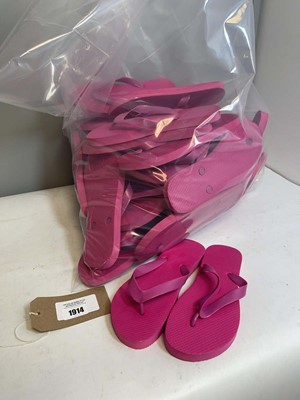 Lot 1914 - Large quantity of pink flip flops