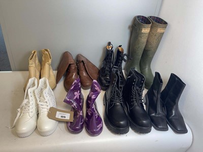 Lot 1915 - 8x Pairs of boots to include Church's. Barbour,...