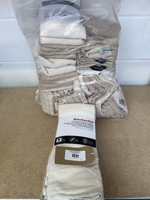Lot 1211 - Approx. 8 Kitchen Aid 8-pack kitchen towels