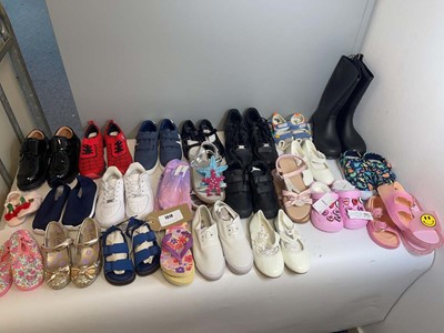 Lot 1918 - 25x Pairs of children's shoes to include Next,...