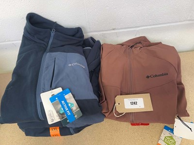 Lot 1242 - Approx. 3 Columbia tall heights hooded soft...