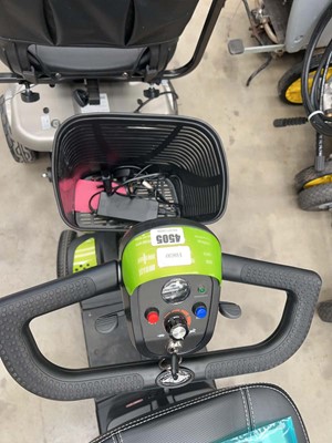 Lot 4505 - Spectrum electric mobility scooter with...