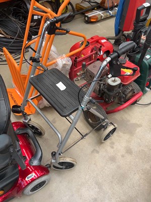 Lot 4526 - Days electric mobility scooter with key plus a...