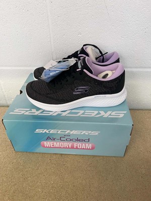 Lot 1272 - Boxed pair of Skechers skech-lite pro memory...