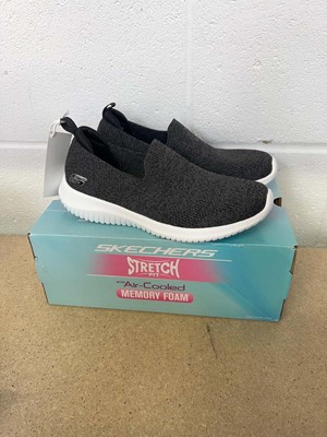 Lot 1277 - Boxed pair of Skechers ultra flex trainers...