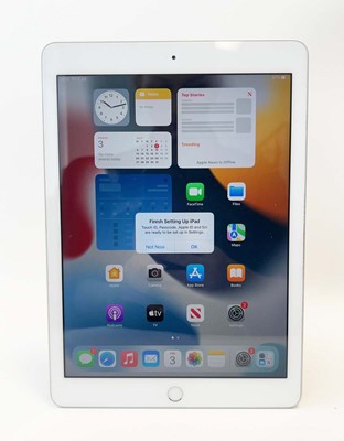 Lot iPad 6th Gen 32GB Silver