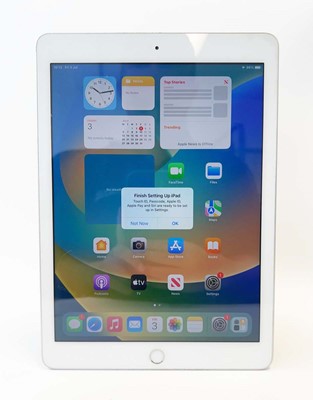 Lot iPad 5th Gen 32GB Silver