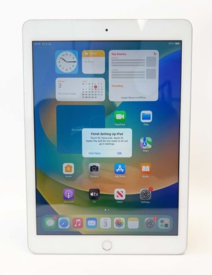 Lot iPad 5th Gen 32GB Silver