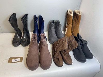 Lot 1919 - 7x Pairs of boots to include Rocket Dog, etc