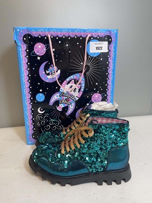 Lot 1922 - Irregular Choice EU40 jam sandwich boots in...
