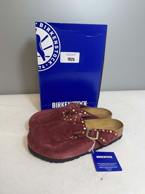 Lot 1925 - Birkenstock UK7 boston rivet border sandals in...