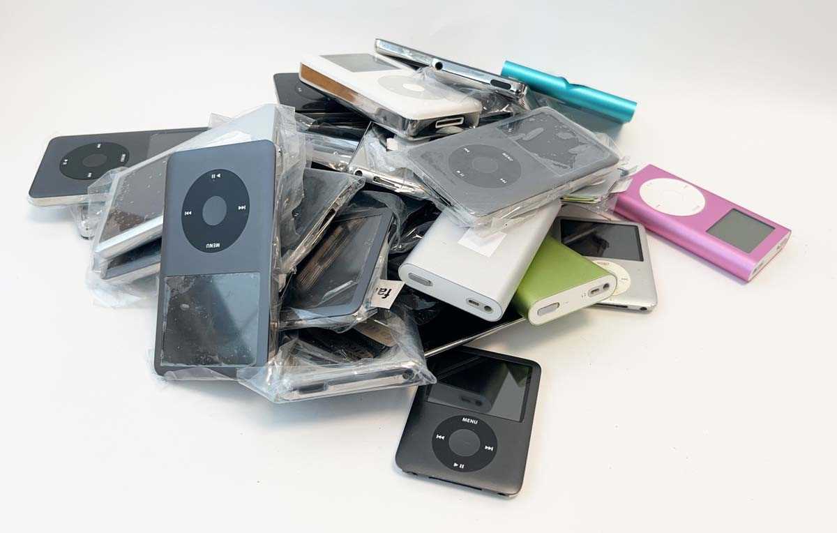 Lot Mixed lot of iPod Classic / Nano / Mini for...