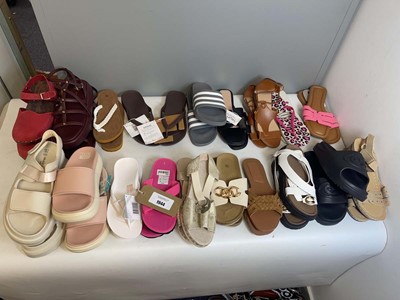 Lot 1944 - 19x Pairs of sandals to include Reef, Archies,...
