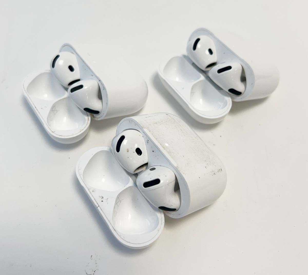 Lot 3x AirPods 4