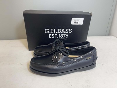 Lot 1948 - G.H.Bass UK8 jetty II boater 2 eye shoes in...