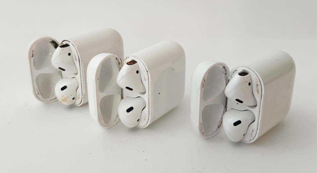 Lot 1x AirPods 2nd Gen and 2x AirPods 1st Gen