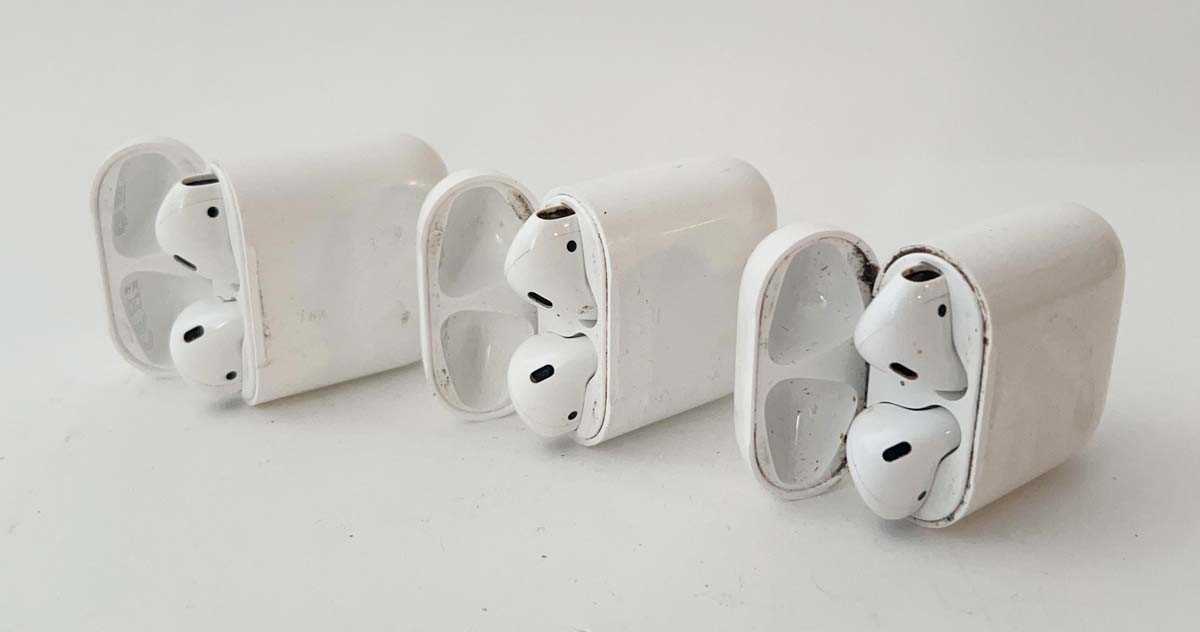 Lot 3x AirPods 1st Gen