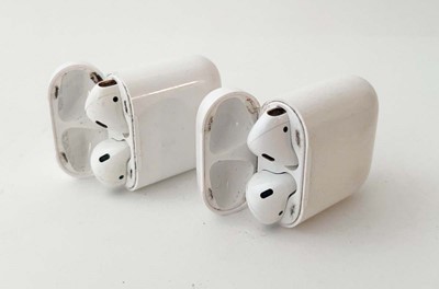 Lot 2x AirPods 1st Gen