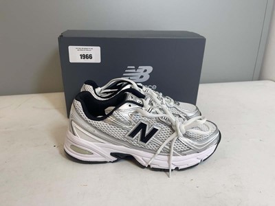 Lot 1966 - New Balance UK4 740 trainers in silver - boxed