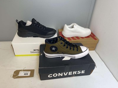 Lot 1970 - 3x Boxed pairs of trainers to include Fitflop...