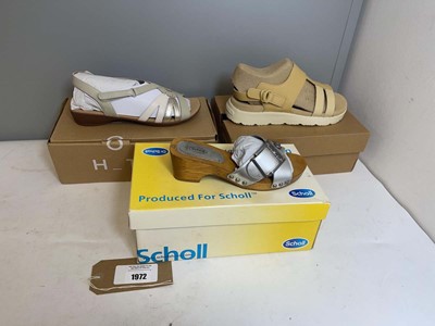 Lot 1972 - 3x Boxed pairs of sandals to include Merrell...