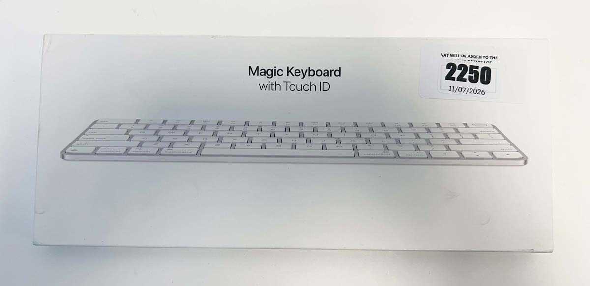 Lot Apple Magic Keyboard with Touch ID A3118, boxed