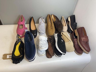 Lot 1999 - 14x Pairs of shoes to include Aldo, Pavers,...