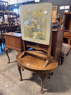 Lot 1075 - Floral fire screen and burr walnut finish...