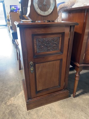 Lot 1100 - Edwardian mahogany single door pot cupboard