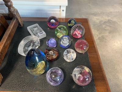 Lot 1366 - Assortment of glass paperweights including...