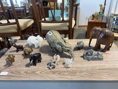 Lot 1367 - Approximately 10 various elephant themed...